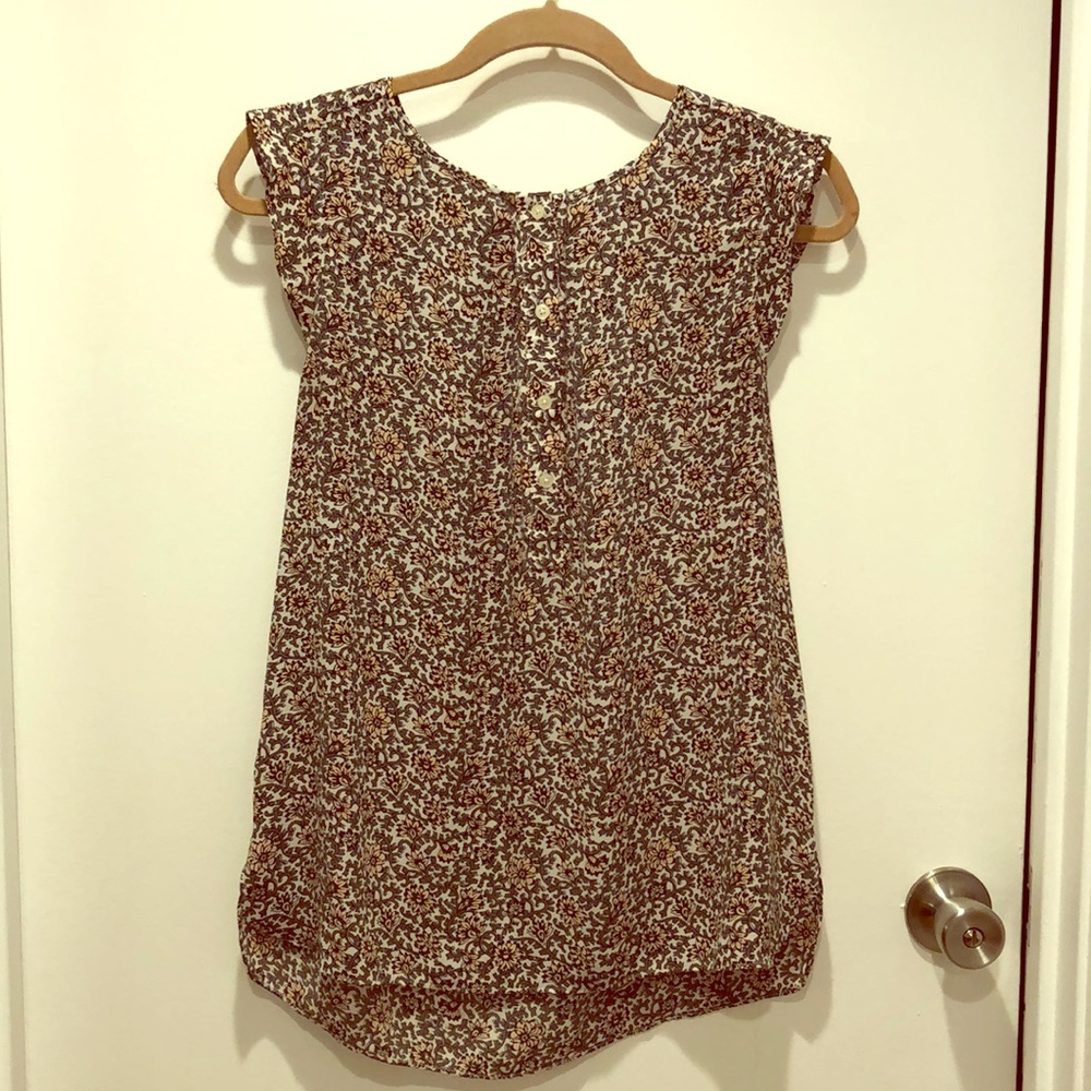Lightweight floral top